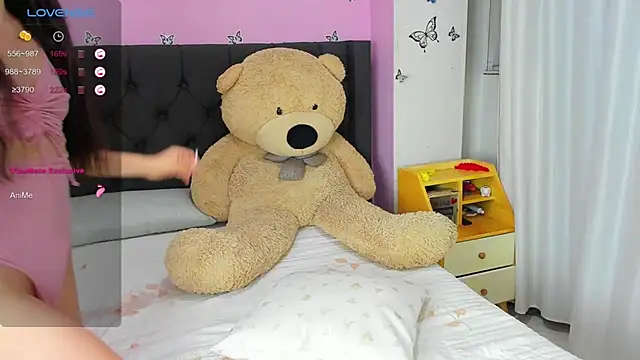 Snapshot of SophiaLiu chatting on 02.25.25 SophiaLiu online show from 02.25.25