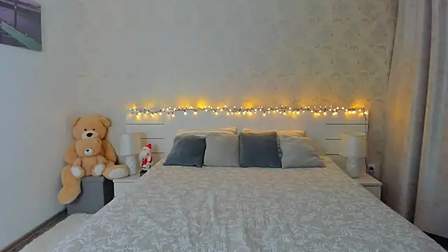 Snapshot of best_bomb chatting on 12.09.24 best bomb online show from 12.09.24