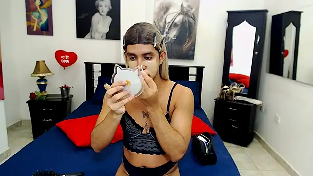 Snapshot of VeronicaReynolds chatting on 01.09.25 VeronicaReynolds online show from 01.09.25