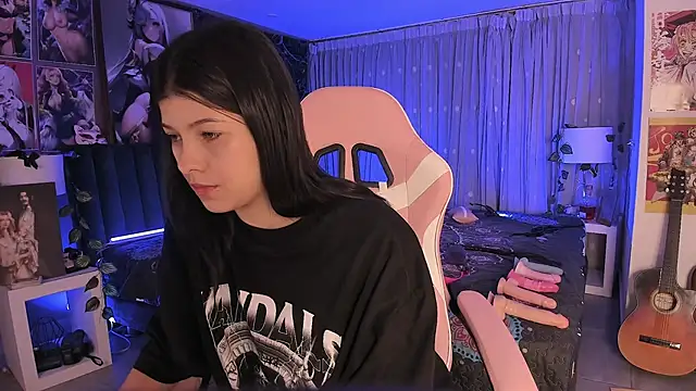 LanaKyutt online show from 01.30.25