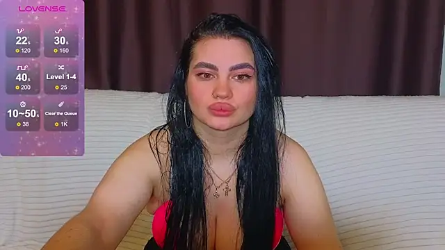 Nikki Kardashian online show from 03.04.25