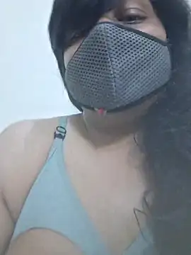 Snapshot of dirtybearr chatting on 10.14.25 dirtybearr online show from 10.14.25