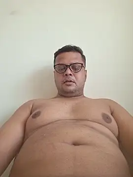 Snapshot of dirtybearr chatting on 10.23.25 dirtybearr online show from 10.23.25