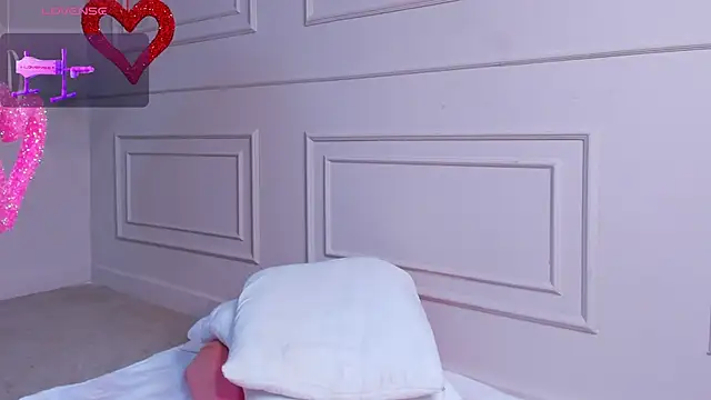 carolriveraa  online show from 02.14.25