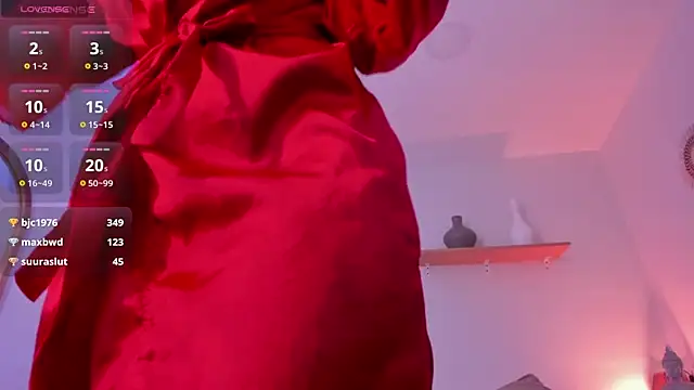 moll1e  online show from 02.17.25