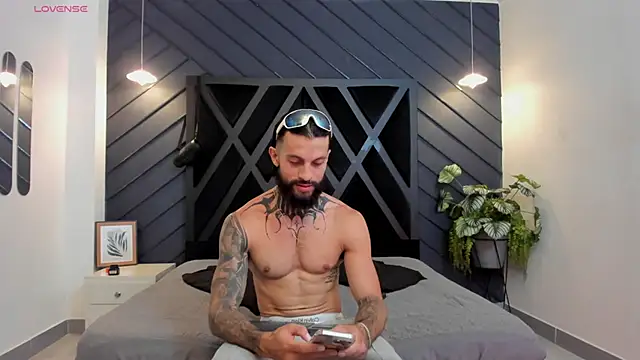 Snapshot of Apolo_Bianco_ chatting on 09.29.25 Apolo Bianco  online show from 09.29.25