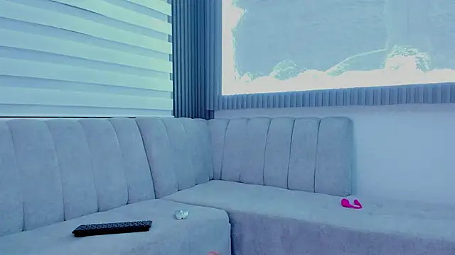 Snapshot of Apolo_Bianco_ chatting on 10.18.25 Apolo Bianco  online show from 10.18.25