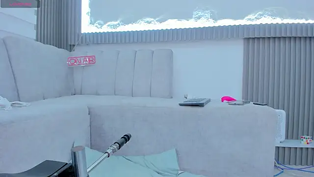 Snapshot of Apolo_Bianco_ chatting on 10.29.25 Apolo Bianco  online show from 10.29.25