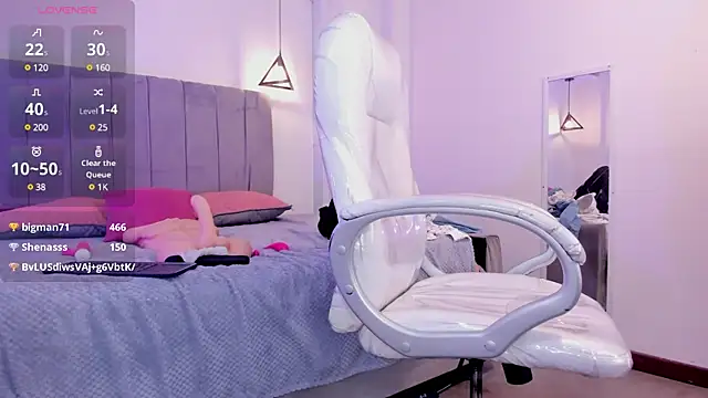 lady nylon  online show from 02.22.25