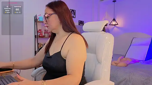 lady nylon  online show from 02.26.26