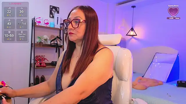 lady nylon  online show from 04.13.26