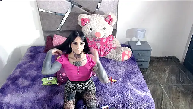 Snapshot of emma_onassis_17 chatting on 05.12.26 emma onassis 17 online show from 05.12.26