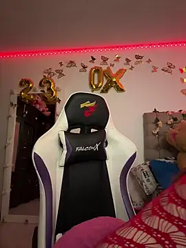 Jullieetta online show from 03.05.25