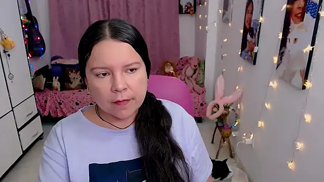 Snapshot of claryssa_ chatting on 04.26.26 claryssa online show from 04.26.26