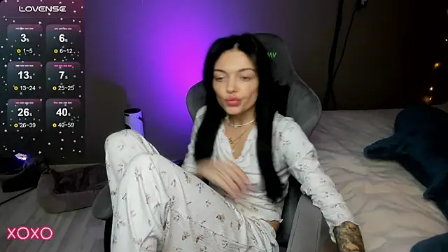 Mariella Adamss online show from 12.21.25