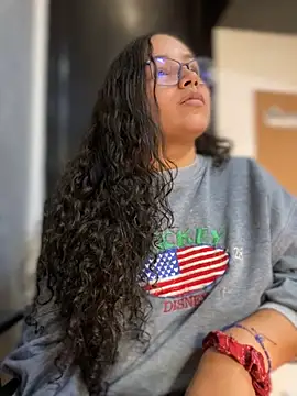 CurlyGirl 1 online show from 12.27.24