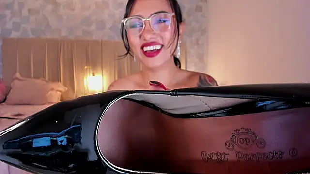 samara smithh online show from 02.11.25