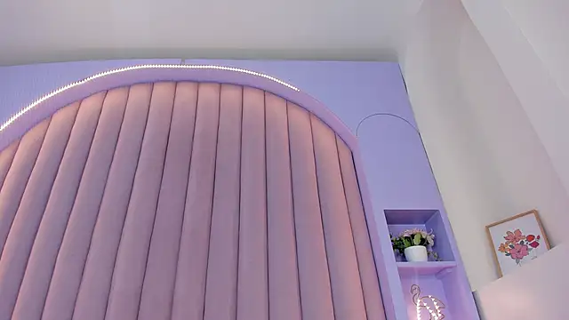 Snapshot of CristalCornner_ chatting on 03.22.25 CristalCornner  online show from 03.22.25