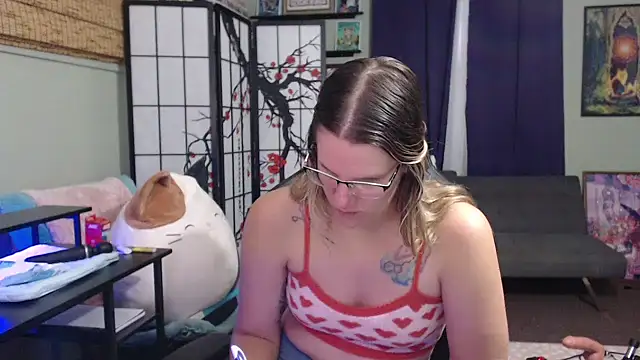 Sarahtineke online show from 10.27.25