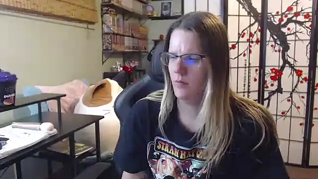 Sarahtineke online show from 02.12.26