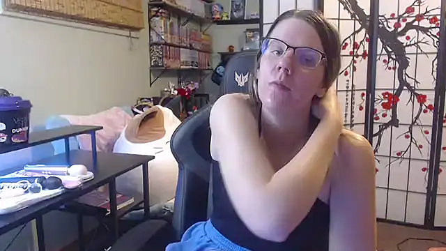 Sarahtineke online show from 03.03.26