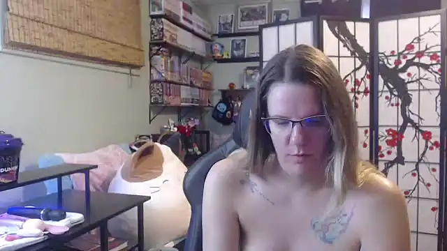 Sarahtineke online show from 03.06.26