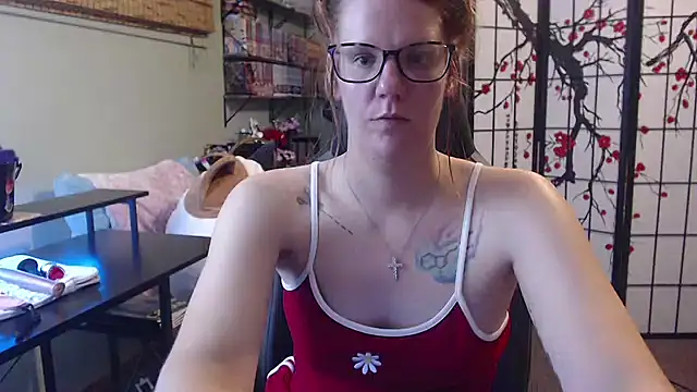 Snapshot of Sarahtineke chatting on 07.01.26 Sarahtineke online show from 07.01.26