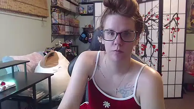 Snapshot of Sarahtineke chatting on 07.03.26 Sarahtineke online show from 07.03.26