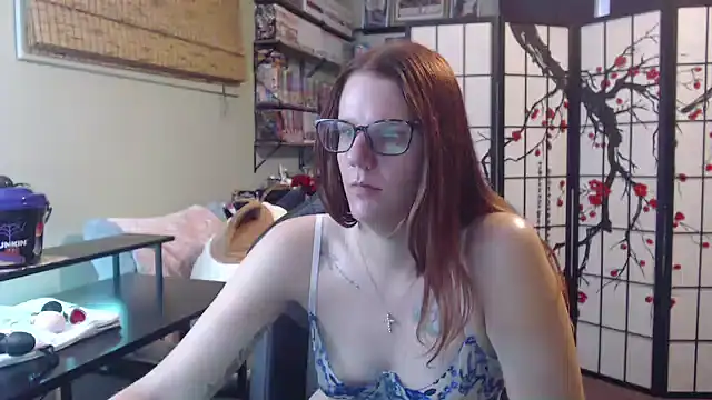 Snapshot of Sarahtineke chatting on 07.12.26 Sarahtineke online show from 07.12.26