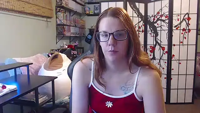 Snapshot of Sarahtineke chatting on 07.16.26 Sarahtineke online show from 07.16.26