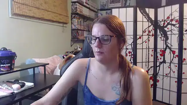 Snapshot of Sarahtineke chatting on 07.27.26 Sarahtineke online show from 07.27.26