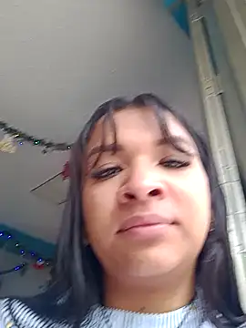 Snapshot of VivienAndClark chatting on 12.11.24 VivienAndClark online show from 12.11.24