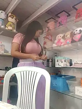 Snapshot of VivienAndClark chatting on 11.07.25 VivienAndClark online show from 11.07.25