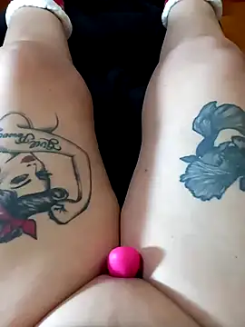 Snapshot of Hotsereia chatting on 01.12.25 Hotsereia online show from 01.12.25