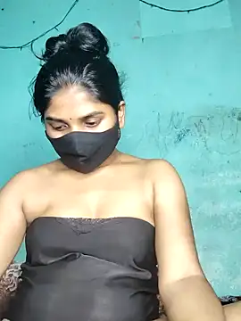 Snapshot of Luv_Adite20 chatting on 02.05.25 Luv Adite20 online show from 02.05.25