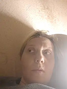 Snapshot of LeraSweet chatting on 10.26.25 LeraSweet online show from 10.26.25