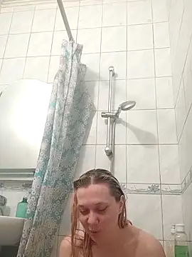 Snapshot of LeraSweet chatting on 12.14.25 LeraSweet online show from 12.14.25