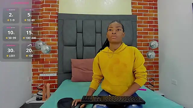 lorre williamss online show from 10.10.25