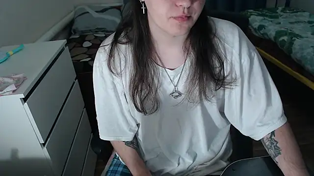 EvaMiron online show from 10.13.25