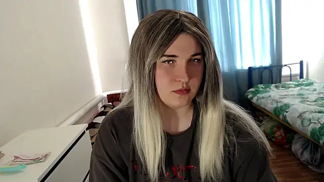 EvaMiron online show from 04.17.26