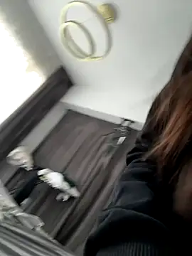 Snapshot of deliaroyal chatting on 09.28.25 deliaroyal online show from 09.28.25