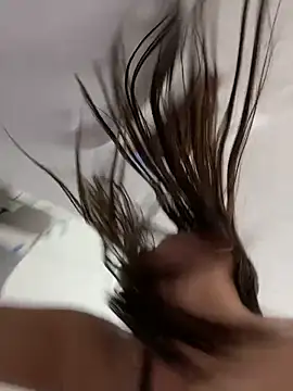 Snapshot of deliaroyal chatting on 10.01.25 deliaroyal online show from 10.01.25