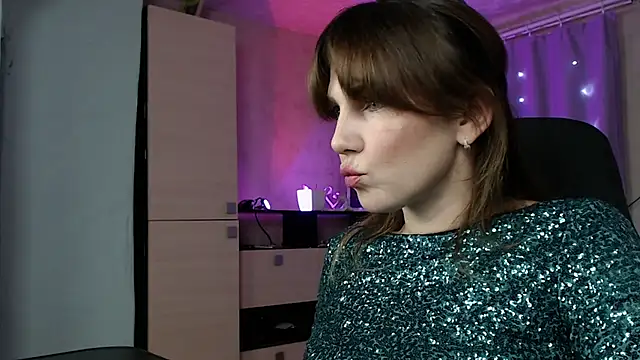 Daniela Cooperr online show from 10.12.25