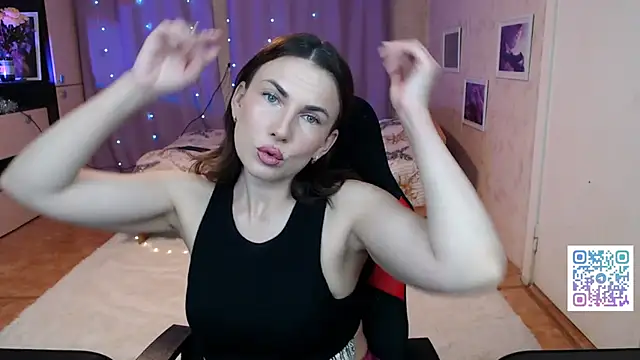 Snapshot of Daniela_Cooperr chatting on 05.28.26 Daniela Cooperr online show from 05.28.26