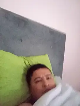 Snapshot of LusoCol chatting on 10.28.25 LusoCol online show from 10.28.25