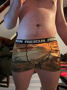 Snapshot of youlo71 chatting on 02.19.26 youlo71 online show from 02.19.26