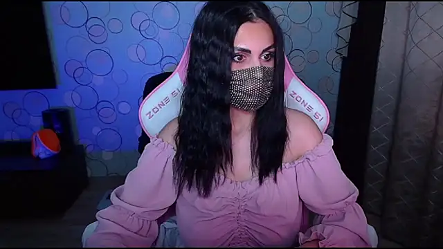 Snapshot of __Yasmina__ chatting on 10.02.25 Yasmina online show from 10.02.25