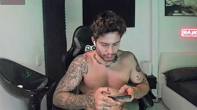 LucianSinclair online show from 12.02.25