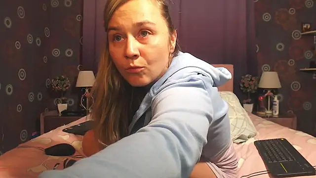 SquirtyAlice online show from 11.25.25