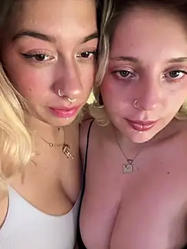 Snapshot of Enyeld_ruru chatting on 01.08.25 Enyeld ruru online show from 01.08.25